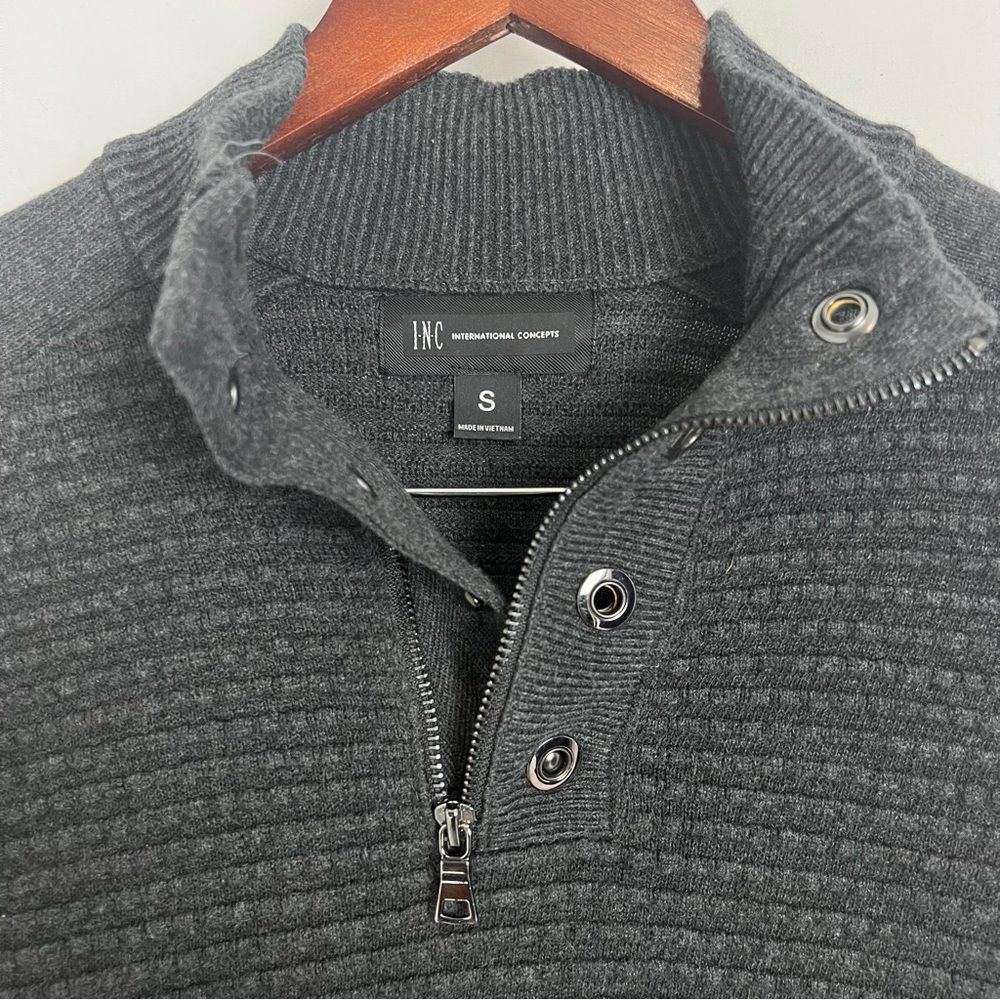 INC‎ Collared Sweater - Picture 5 of 7